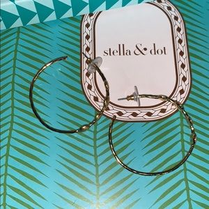 worn a few time gold hoops!